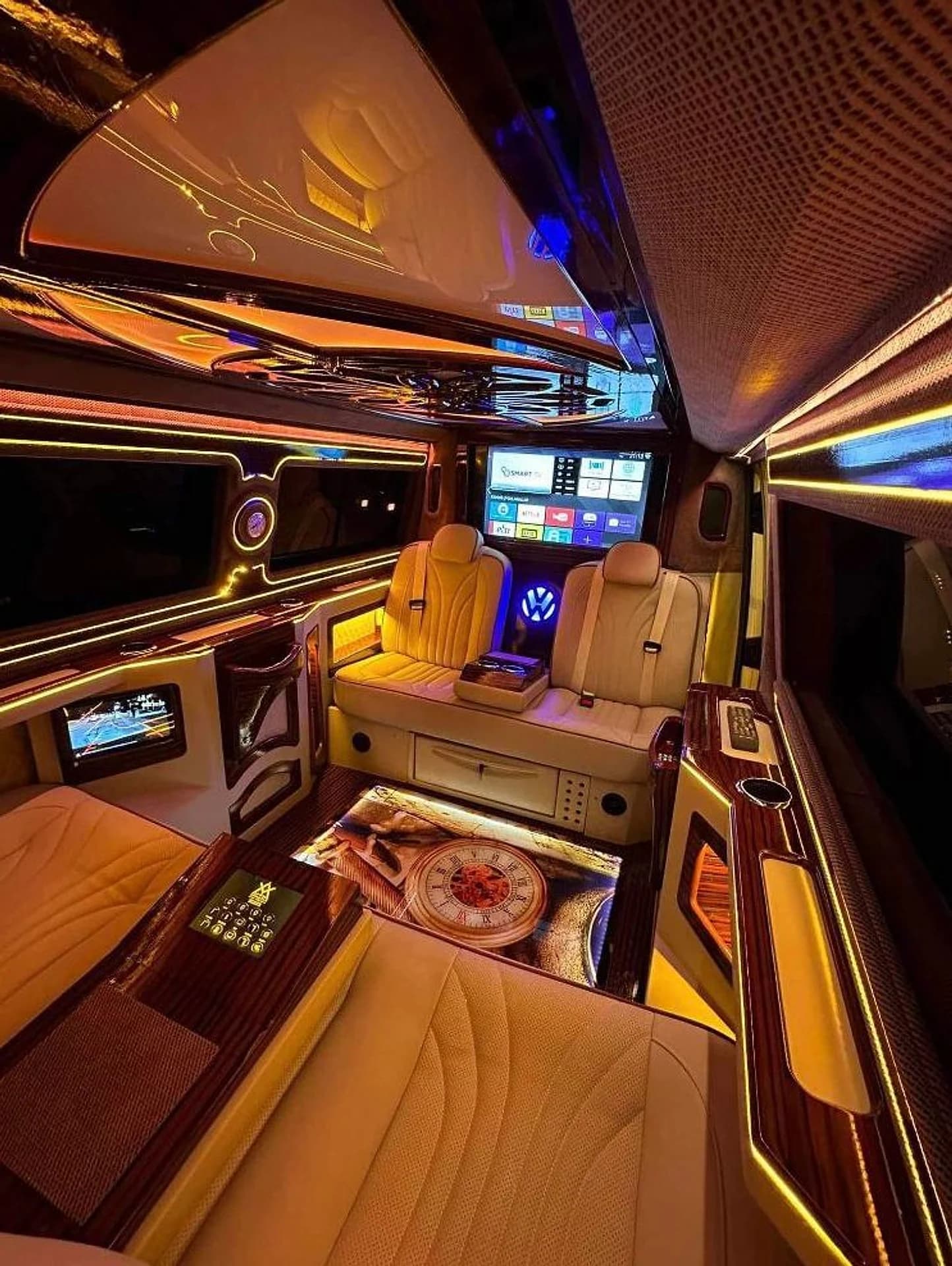 Altın ışıklı VIP kabin