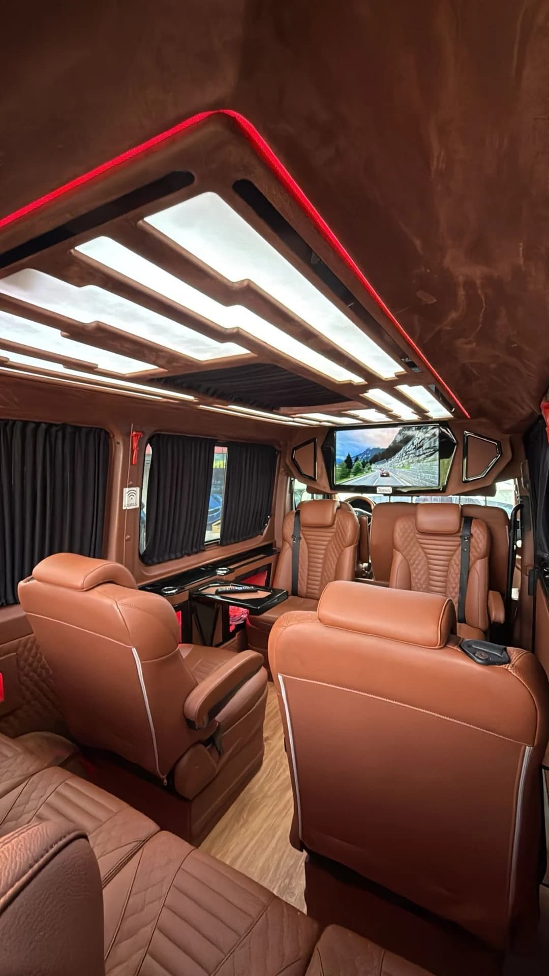 Uzun yol için deri koltuklu VIP Sprinter