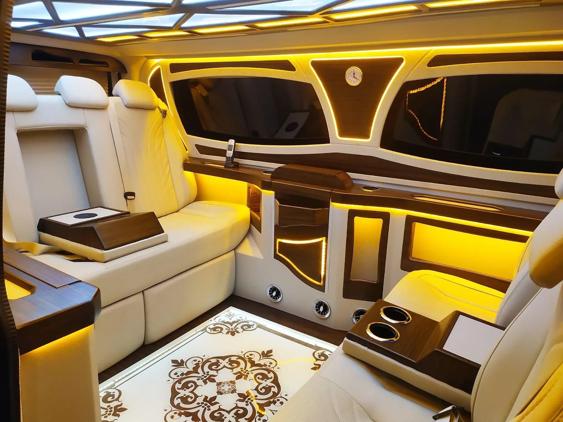 Sprinter VIP Lounge krem deri kabin